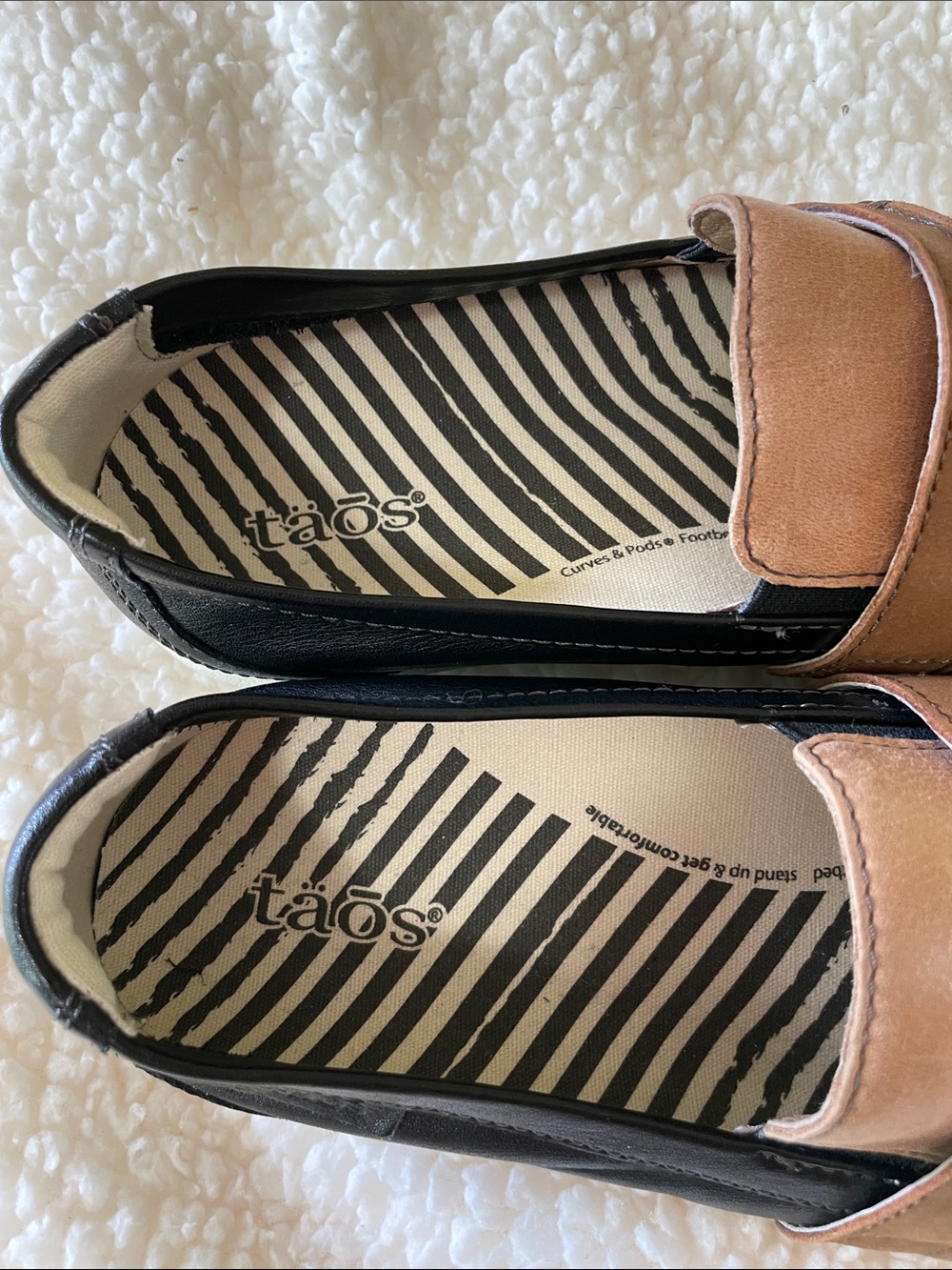 Taos Women's Upward Steel/ Taupe Multi Loafer Like New Size 7.5 - Picture 4 of 10